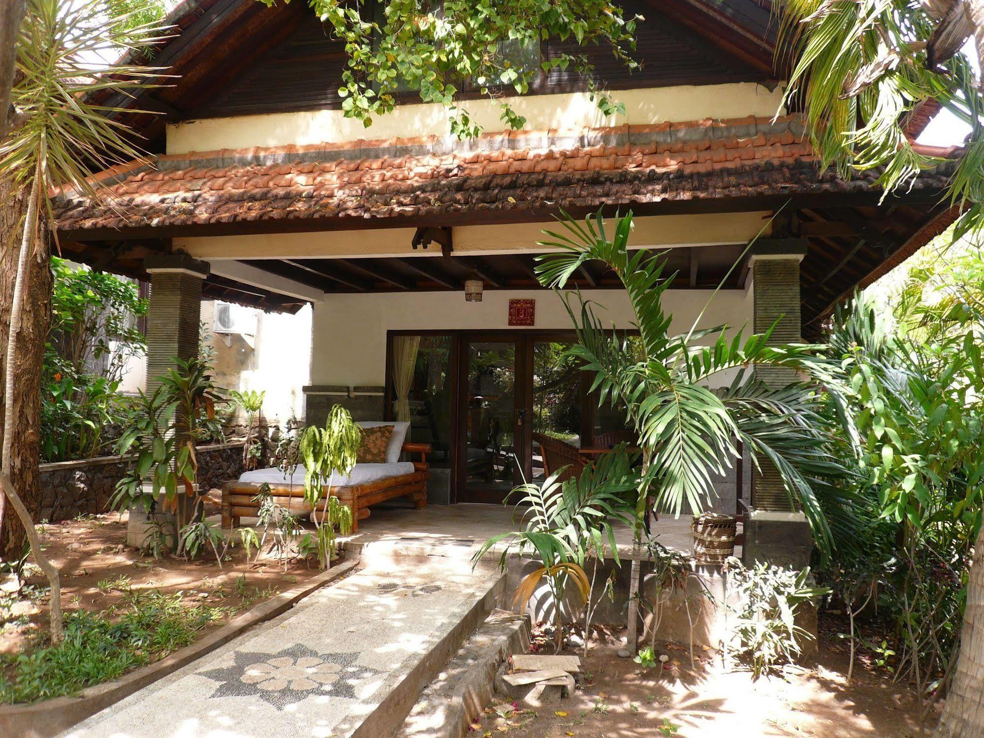Wawa Wewe II Villas Амед Екстер'єр фото