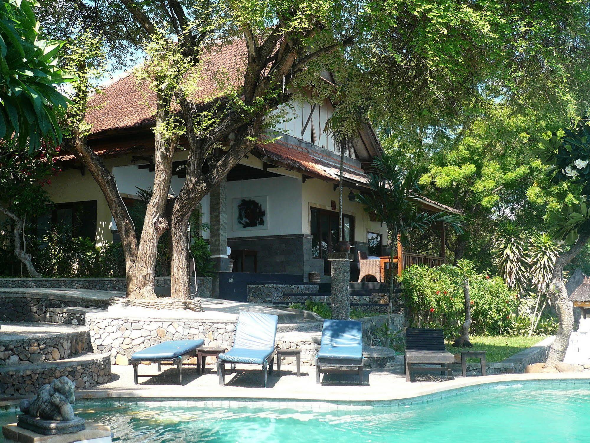 Wawa Wewe II Villas Амед Екстер'єр фото